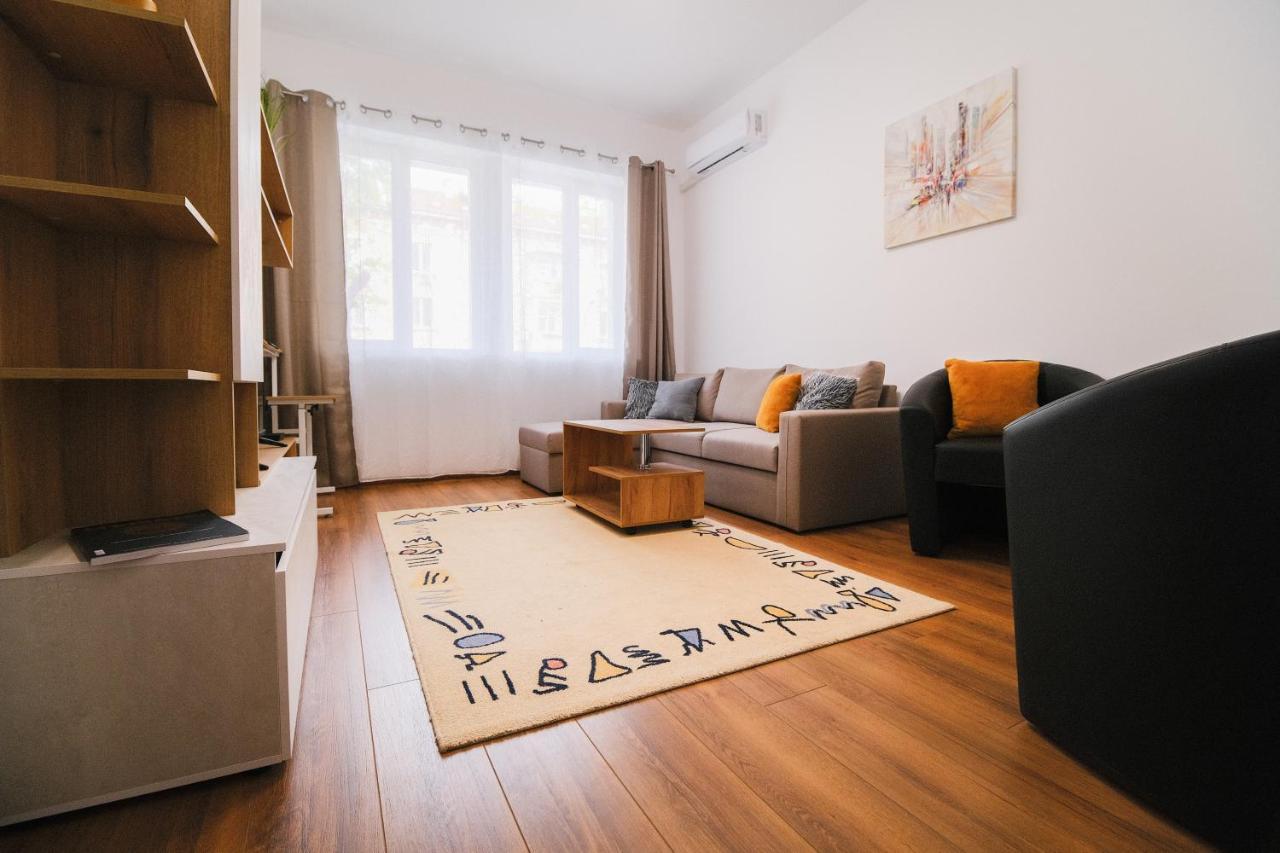Apartment In The City Center Plovdiv Bagian luar foto